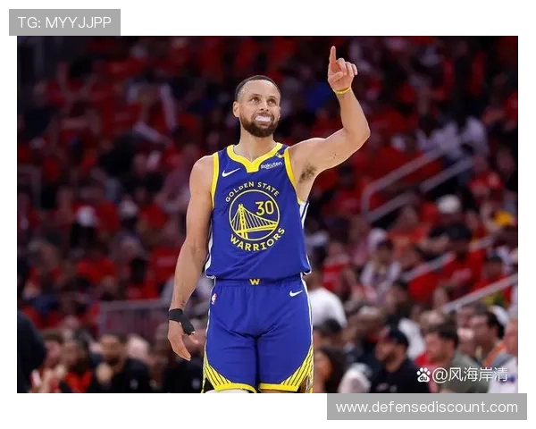 张伯伦篮下单打威胁 强过库里外线牵制