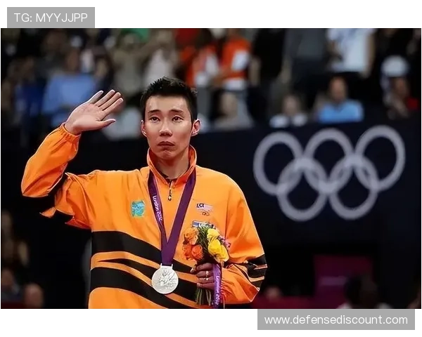 李宗伟在家穿着拖鞋的样子，谁能想到是羽坛顶流？